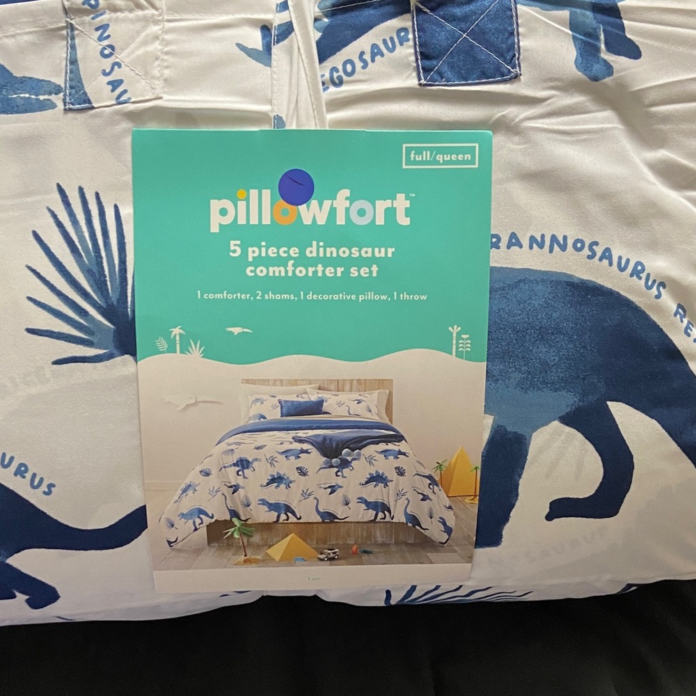 Pillowfort Navy Dinosaur Comforter Set - Full/Queen